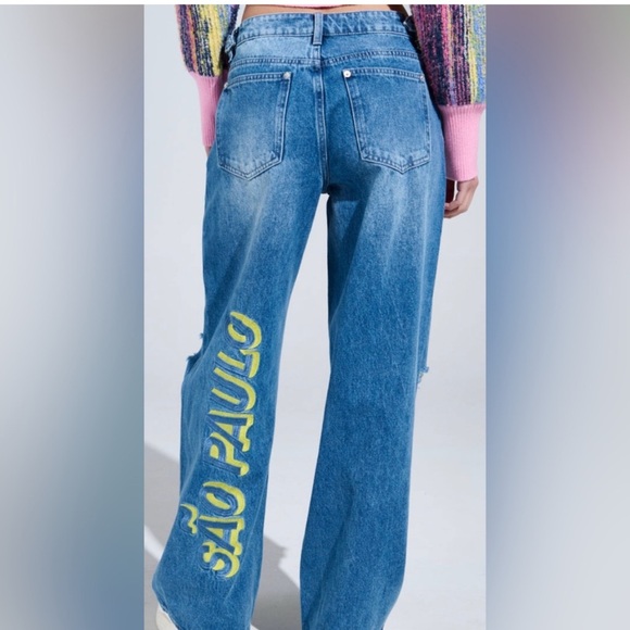 AKIRA Blue Jeans with Yellow & Blue Embroidered Various Destination Lettering - Picture 5 of 5
